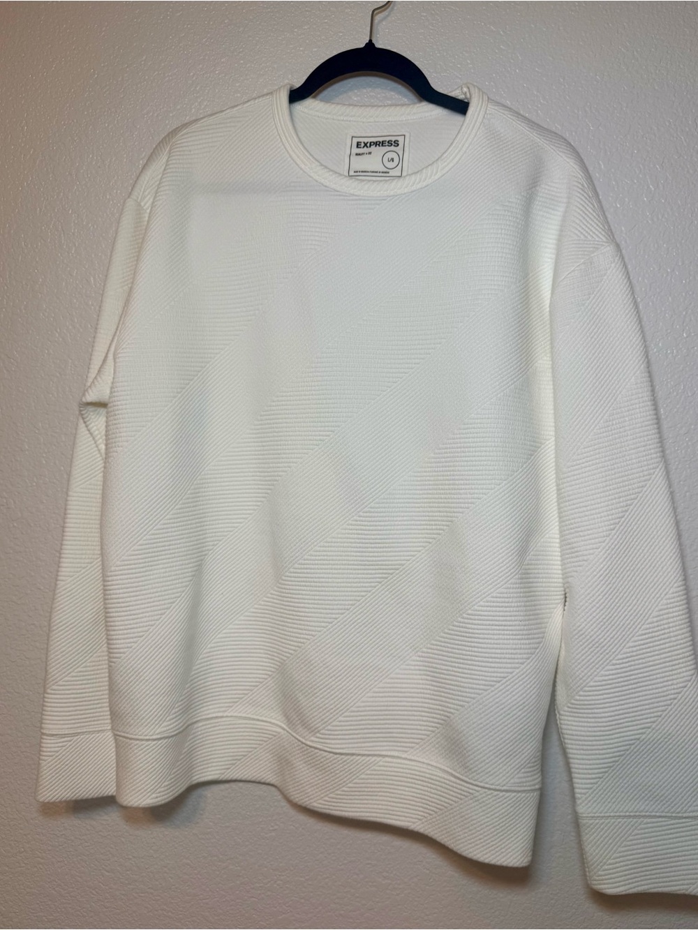 Express Men’s Cream Textured Crewneck Sweater